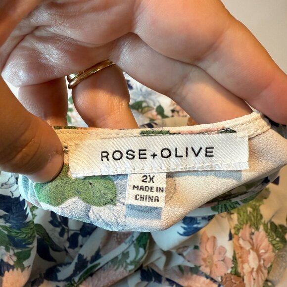 Rose & Olive Women 2X Floral Blouse Tunic Top Round Neck 3/4 Bell Sleeve Flowy - Picture 4 of 9